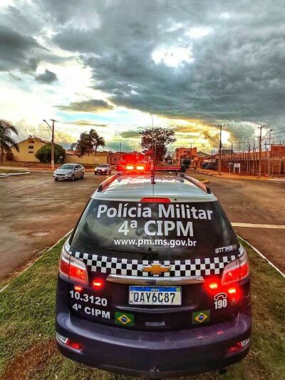 Imagem da notícia Após consumirem bebida alcoólica, homem e mulher se agridem e os dois são presos em Chapadão do Sul 